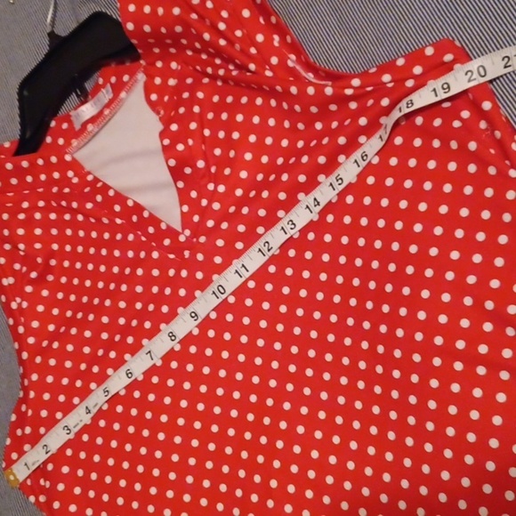 💙🏍Red Polka Dot Sleeveless Top - Picture 8 of 9